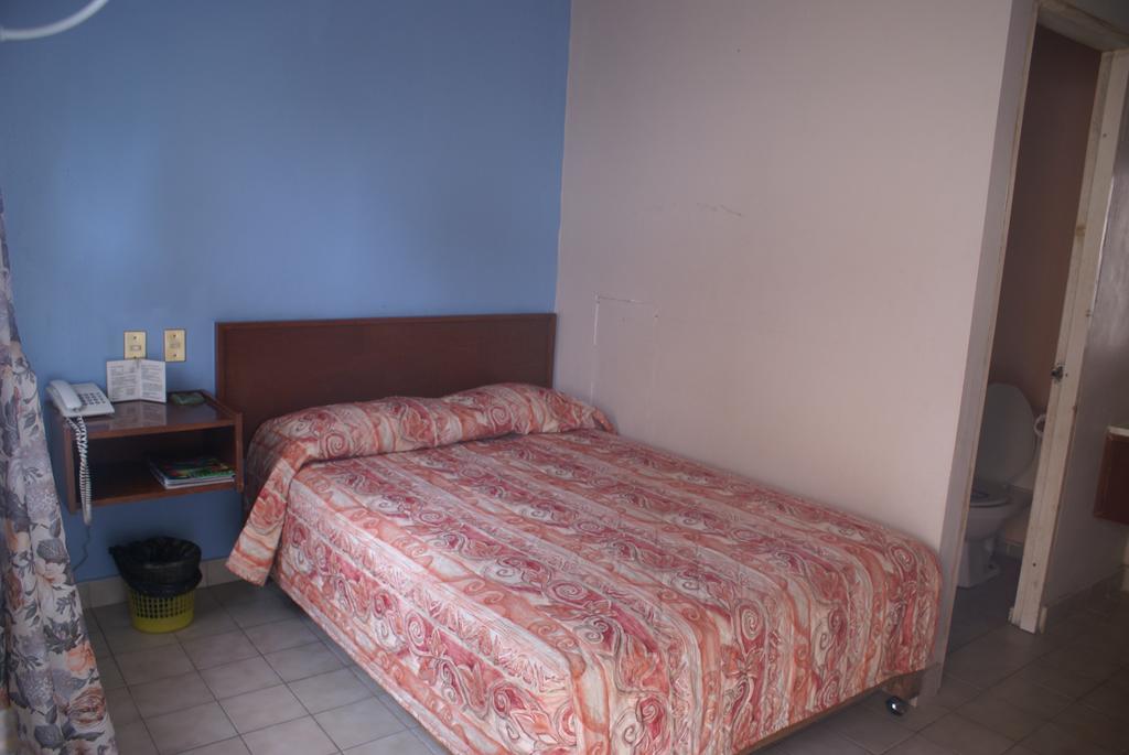 Hotel De Mexico Matamoros Szoba fotó