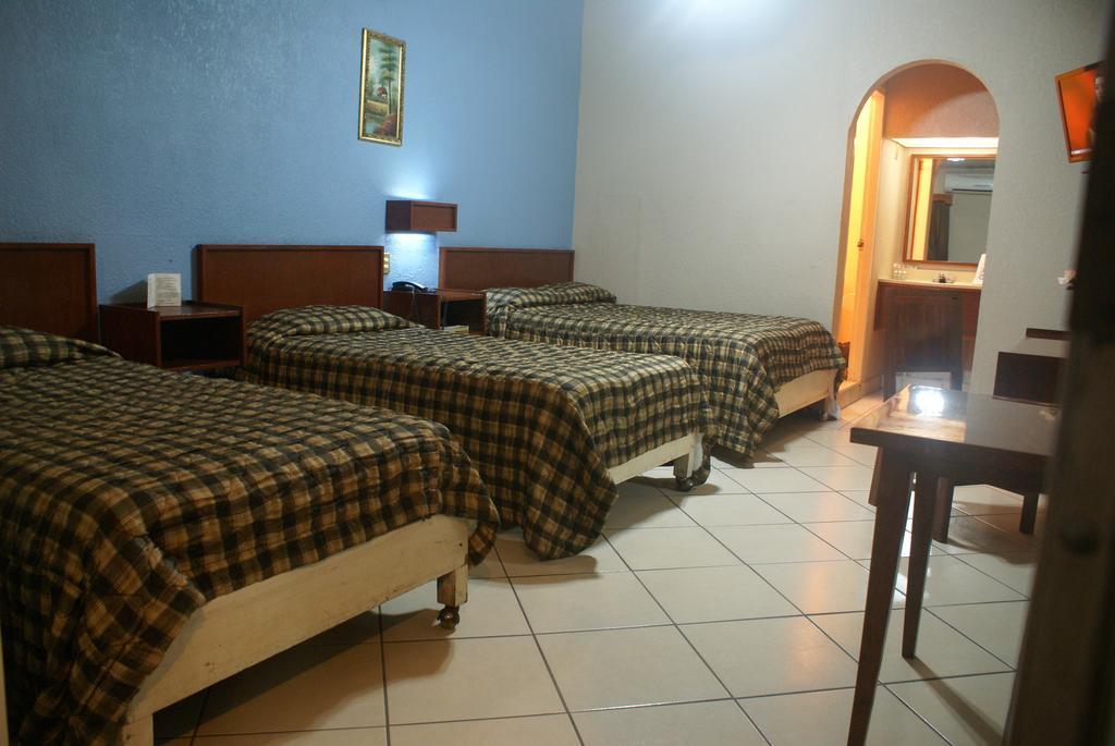 Hotel De Mexico Matamoros Szoba fotó